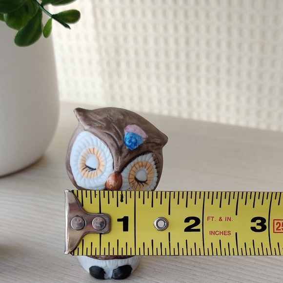 Vintage1960's- 1970's Salt and Pepper Cute Brown Owl Ceramic Shakers - Picture 9 of 10
